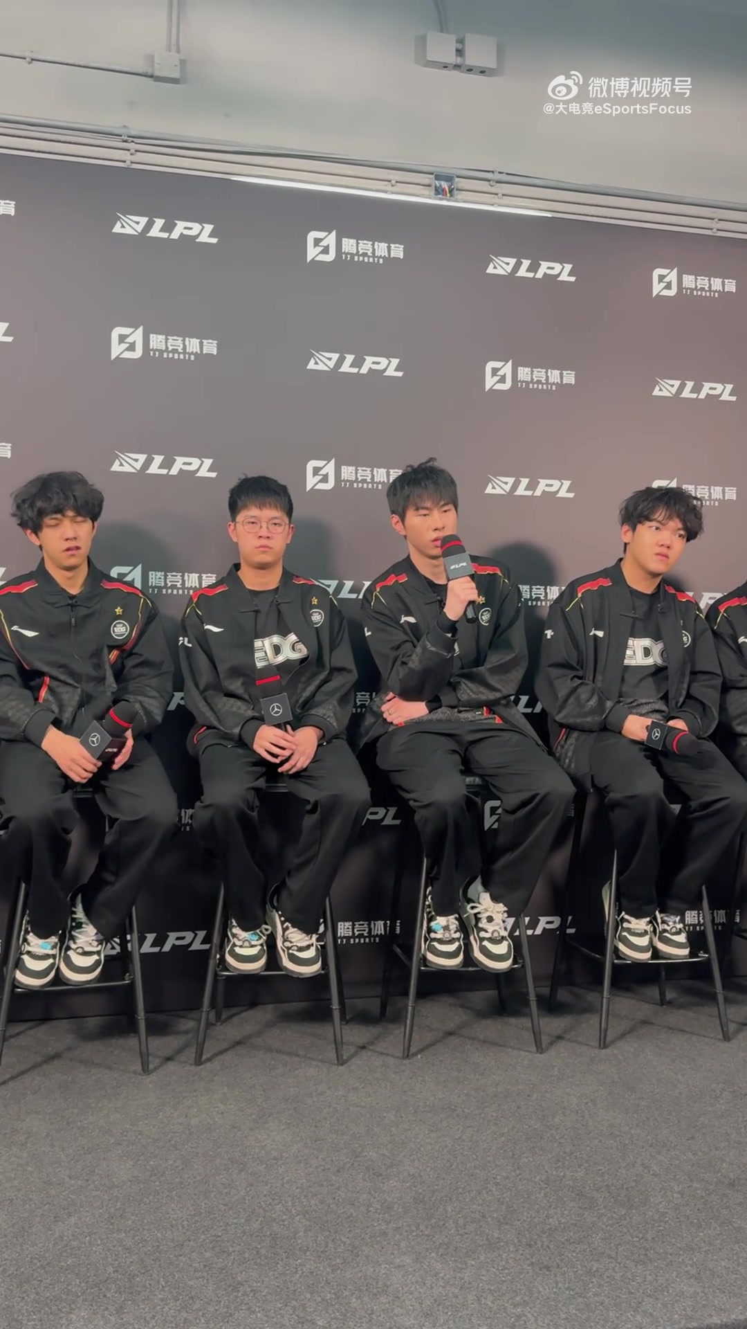 png电子网站年前未能拿下胜是哪方面不好？ZDZ沉默许久：就是没玩好吧！