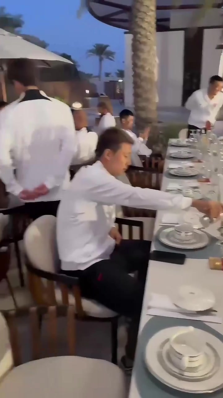 png电子官网甘超晒新年祝福视频，视频显示德尔加多已和蓉城会合