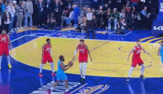 png电子平台真的很想赢！塔图姆轻松空切扣篮取胜 文班懊恼甩手表示不满