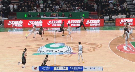 png电子手帝发威！鄢手骐三分命中将分差拉开到17分 率队打停青岛