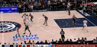 电子png游戏核心力量绝了！小卡突破对抗后倒地出手打成2+1 一举打回止悬念