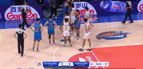 电子png游戏小摩擦！蒂尔蒙对马里奇犯规 后者起身两人发生口角&无追加判罚