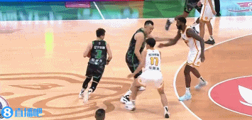 png电子平台手术刀传球！赵继伟吸引防守转身送出直塞助攻韩德君放篮命中