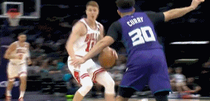 png电子官网许尔特强攻打中想要加罚 基迪抱球反被吹延误比赛领到技犯