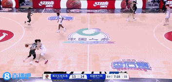 png电子官网延续火热！林葳冲击篮筐频频得手独得6分 还穿针引线送出3次助攻