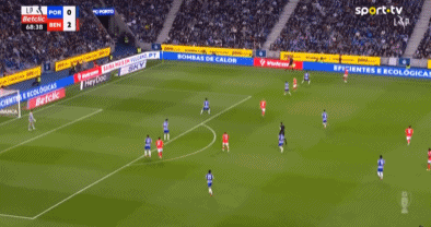 png电子网站本菲卡捡漏❗帕夫利季斯战巴萨+波尔图两戴帽 荷甲金靴仅卖1800万