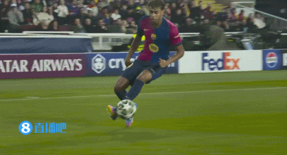 电子png游戏半场-巴萨1-0多特 库巴西助攻拉菲破门亚马尔造险吉拉西失良机