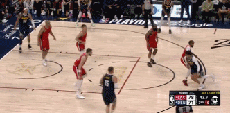 png电子官网礼尚往来！祖巴茨横传助巴图姆三分穿针 约基奇侧翼三分还以颜色