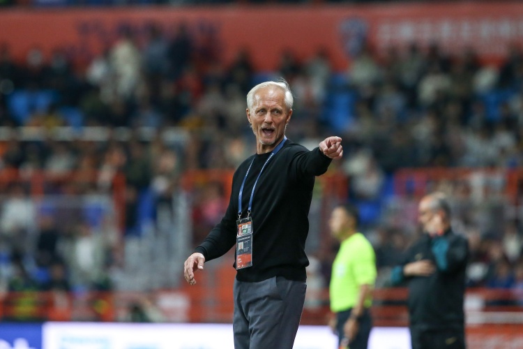 png电子官网对比赛官员实施不当行为！云南玉昆官方：对主帅安德森罚款3万