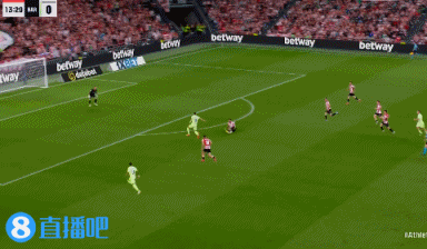 png电子官网双破百！莱万破门打进巴萨生涯第100球，也是巴萨联赛第100球