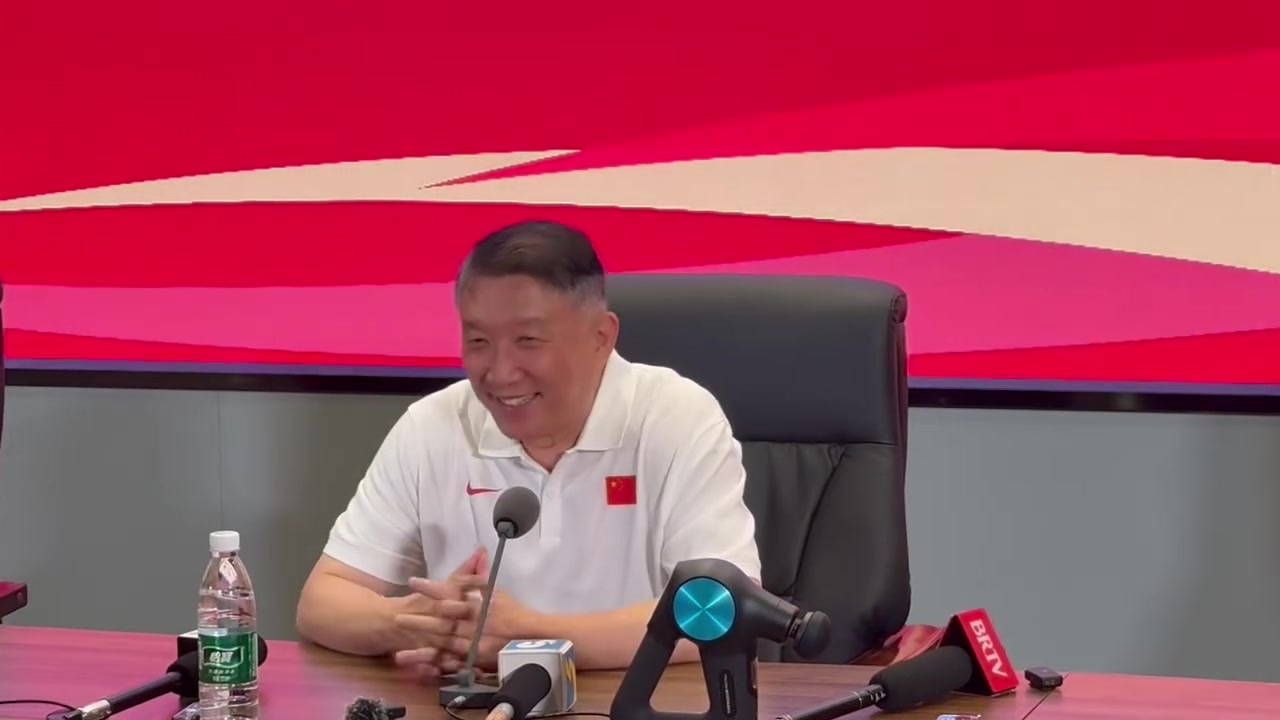 png电子官网宫鲁鸣：新一届女篮刚开始磨合可能不太好 篮板转化效率需提升